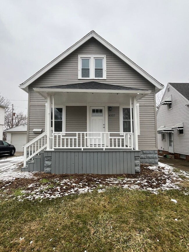 Building Photo - Old Brooklyn Area - 3 Bedrooms - Single Fa...