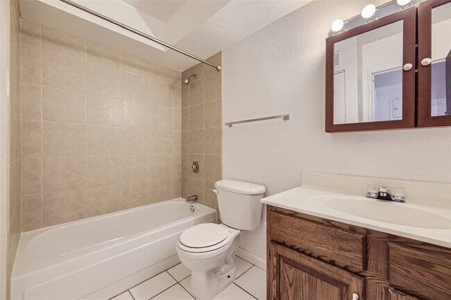 Building Photo - 5995 W Hampden Ave