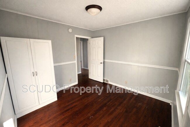 Building Photo - 12509 E 53rd St