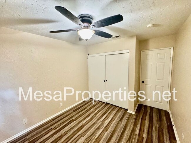 Building Photo - 677 E Highland Ct