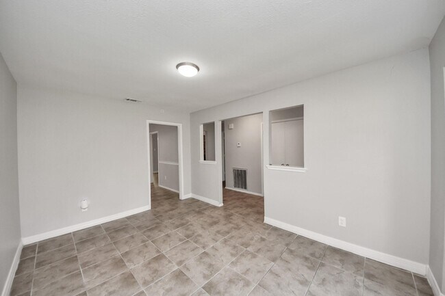 Building Photo - 7303 Foxwick Ln
