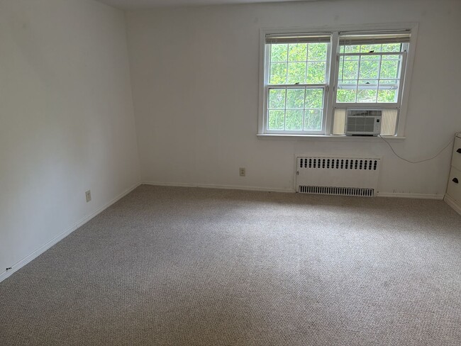 Building Photo - 6 Raven Way