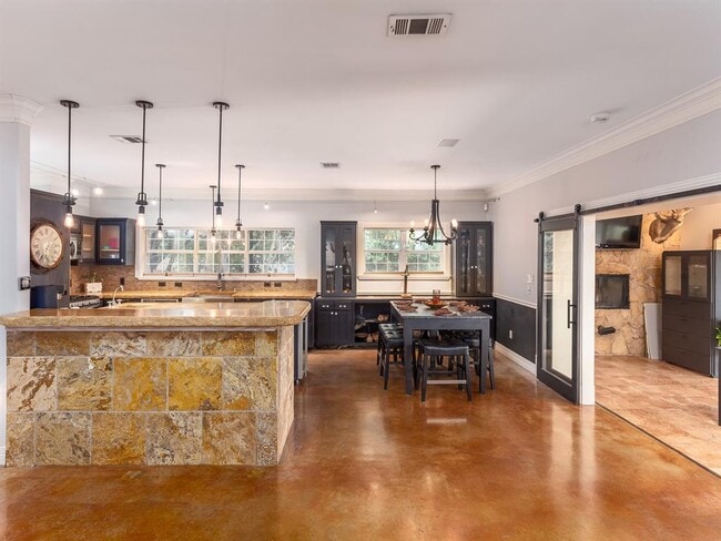 Building Photo - 1900 Red Rock Dr