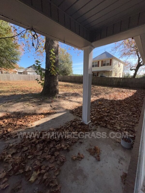 Building Photo - 628 Joe Bruer Rd