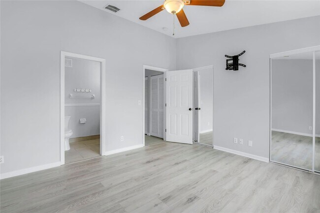 Building Photo - 9968 NW 57th Manor