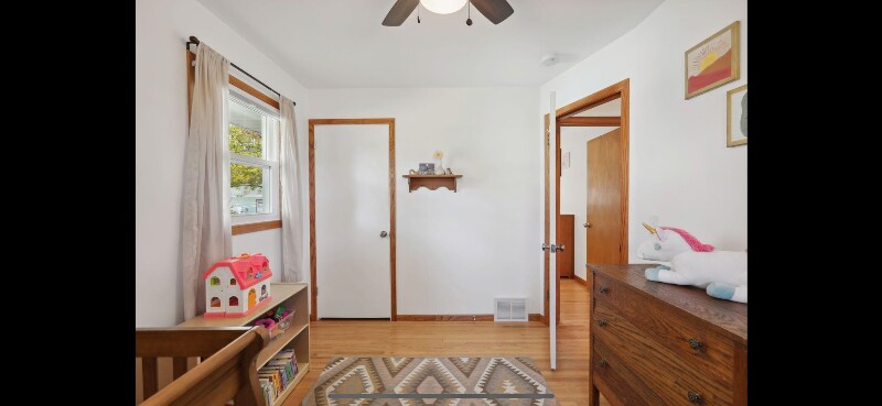 Building Photo - 481 10th Ave NW