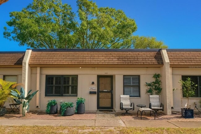 Primary Photo - 1403 Arrowhead Cir W