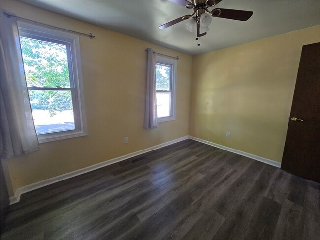Building Photo - 237 Countess Dr
