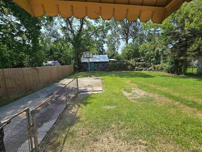 Building Photo - 4374 Monroe Ave