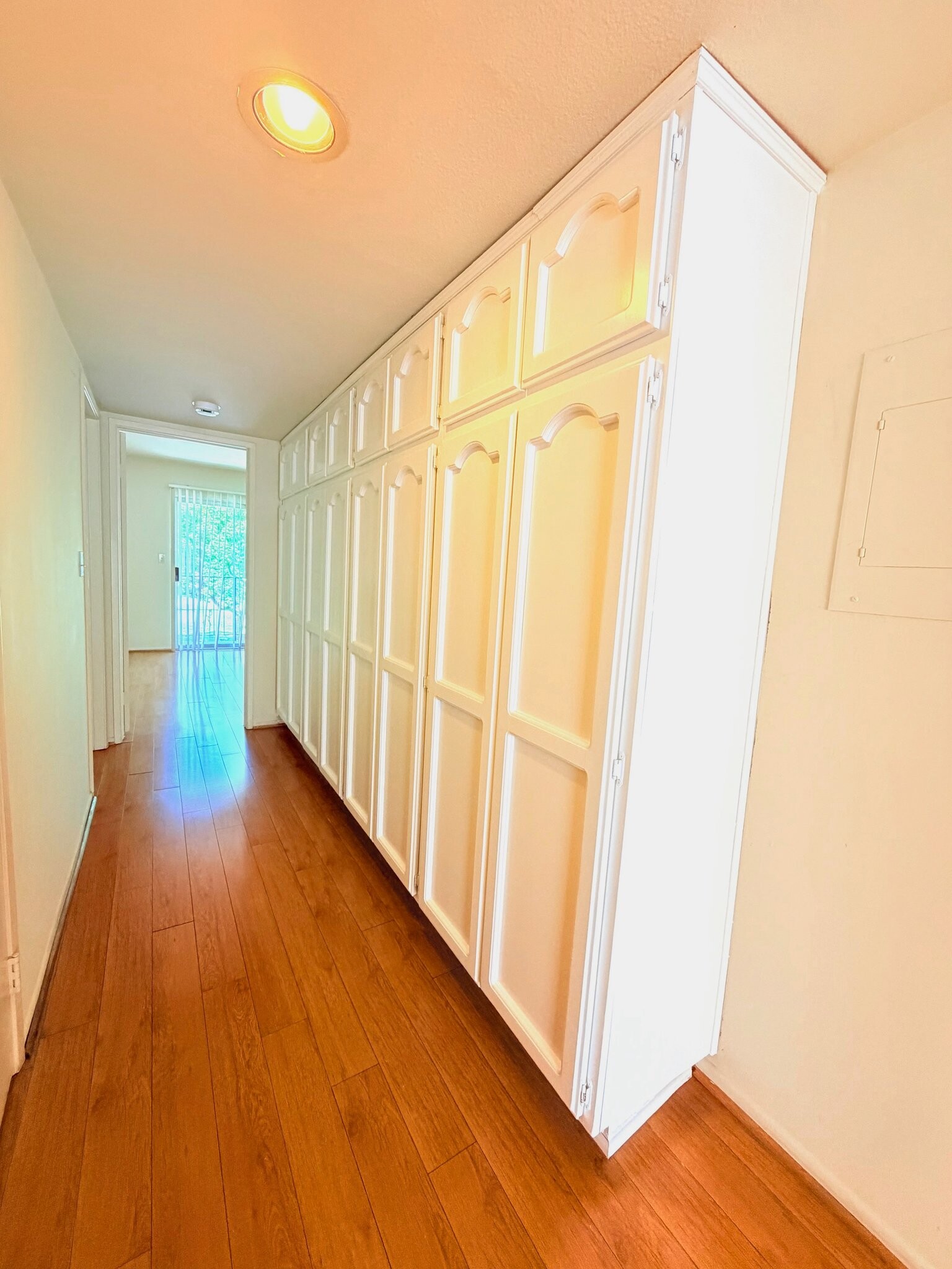 Building Photo - 421 N Kenneth Rd