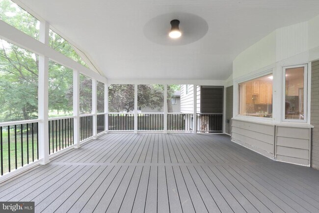 Building Photo - 9704 St Andrews Dr