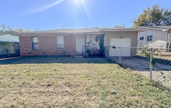 Building Photo - 3 bed/1 bath!