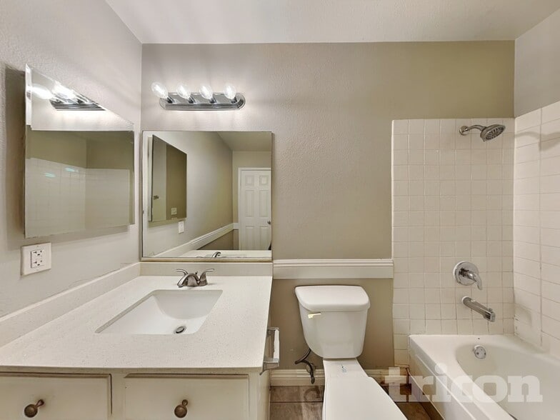 Building Photo - 271 Princess Ann Ct