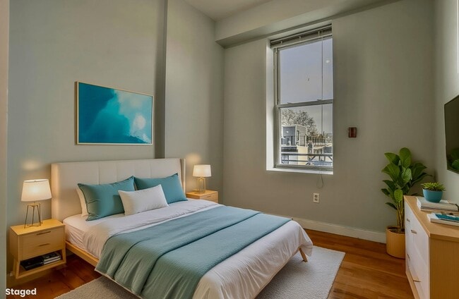 Building Photo - 703 Park Ave