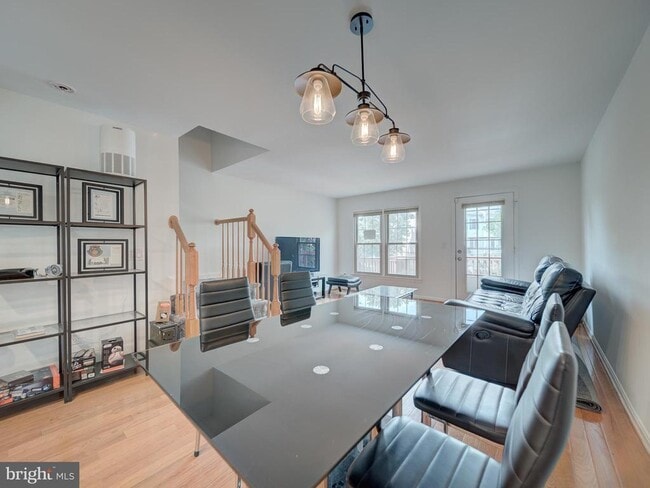 Building Photo - 3022 Kings Village Rd