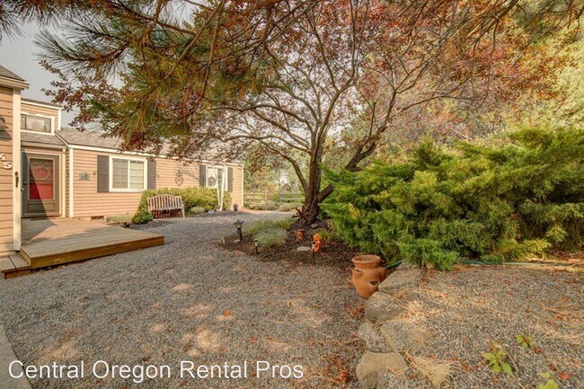 Primary Photo - 3 br, 2 bath House - 61145 Ladera Road