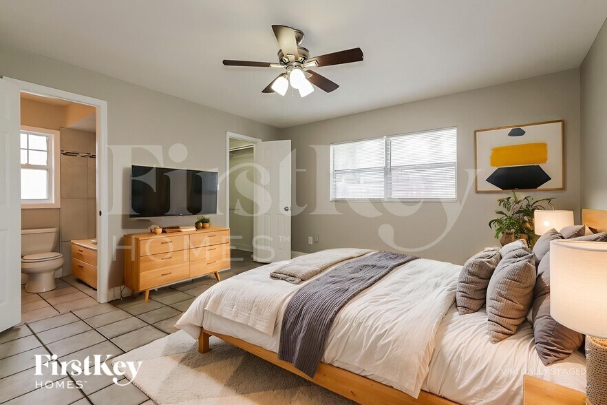 Building Photo - 3810 Treadway Dr