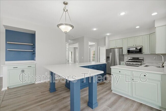 Building Photo - 42211 Marcy Way