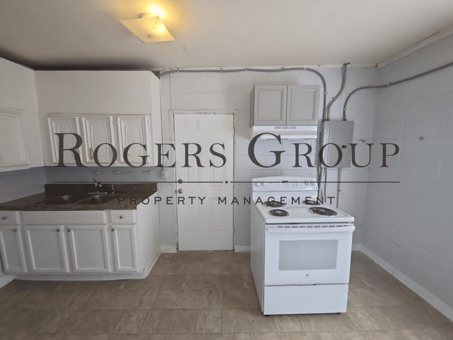 Building Photo - 725 Epsom Rd