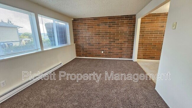 Building Photo - 1621 Trenton Ave