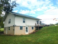 Building Photo - Ground Level Duplex Apartment