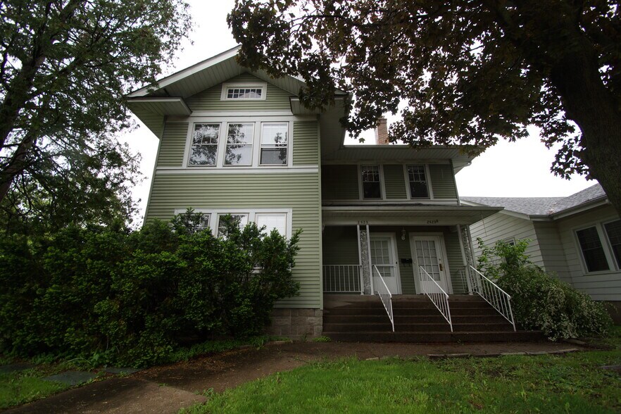 front entrance - 2523 LeClaire St
