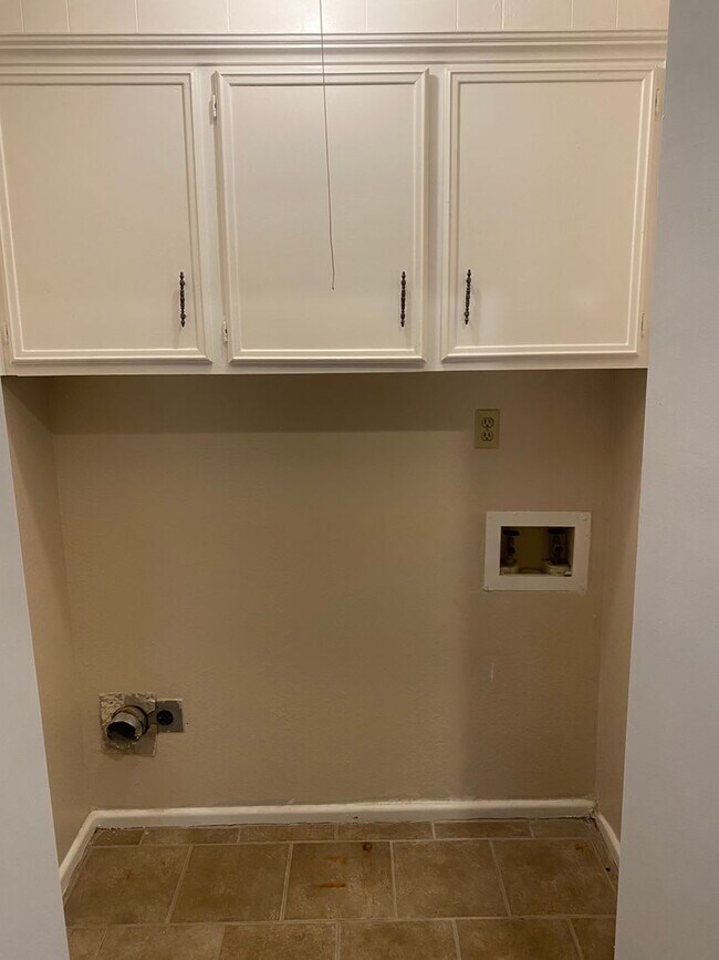 Building Photo - 4406 75th Dr