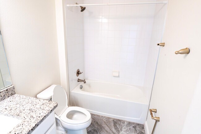 Building Photo - 10885 SW Robbia Way