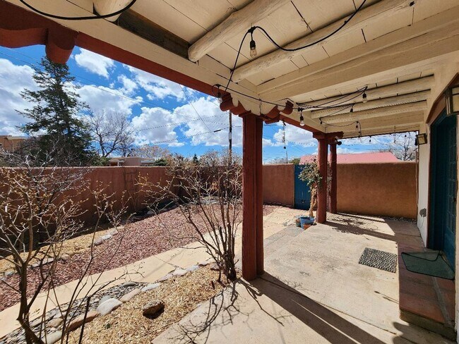 Building Photo - 1703A Jay St