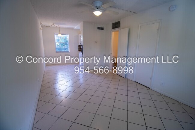 Building Photo - ASK ABOUT OUR SPECIALS! 2/1.5 Townhouse St...