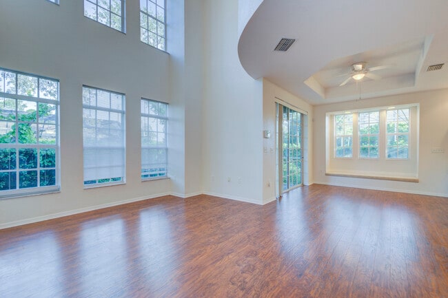 Building Photo - 1800 Bayshore Way