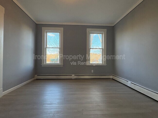 Building Photo - 3 Omo St