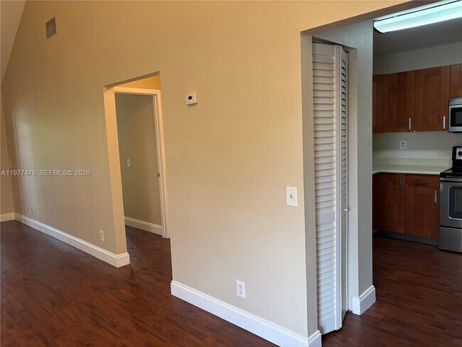 Building Photo - 10421 Mahogany Key Cir