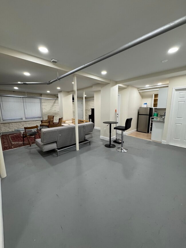 Building Photo - 30 Wadsworth St