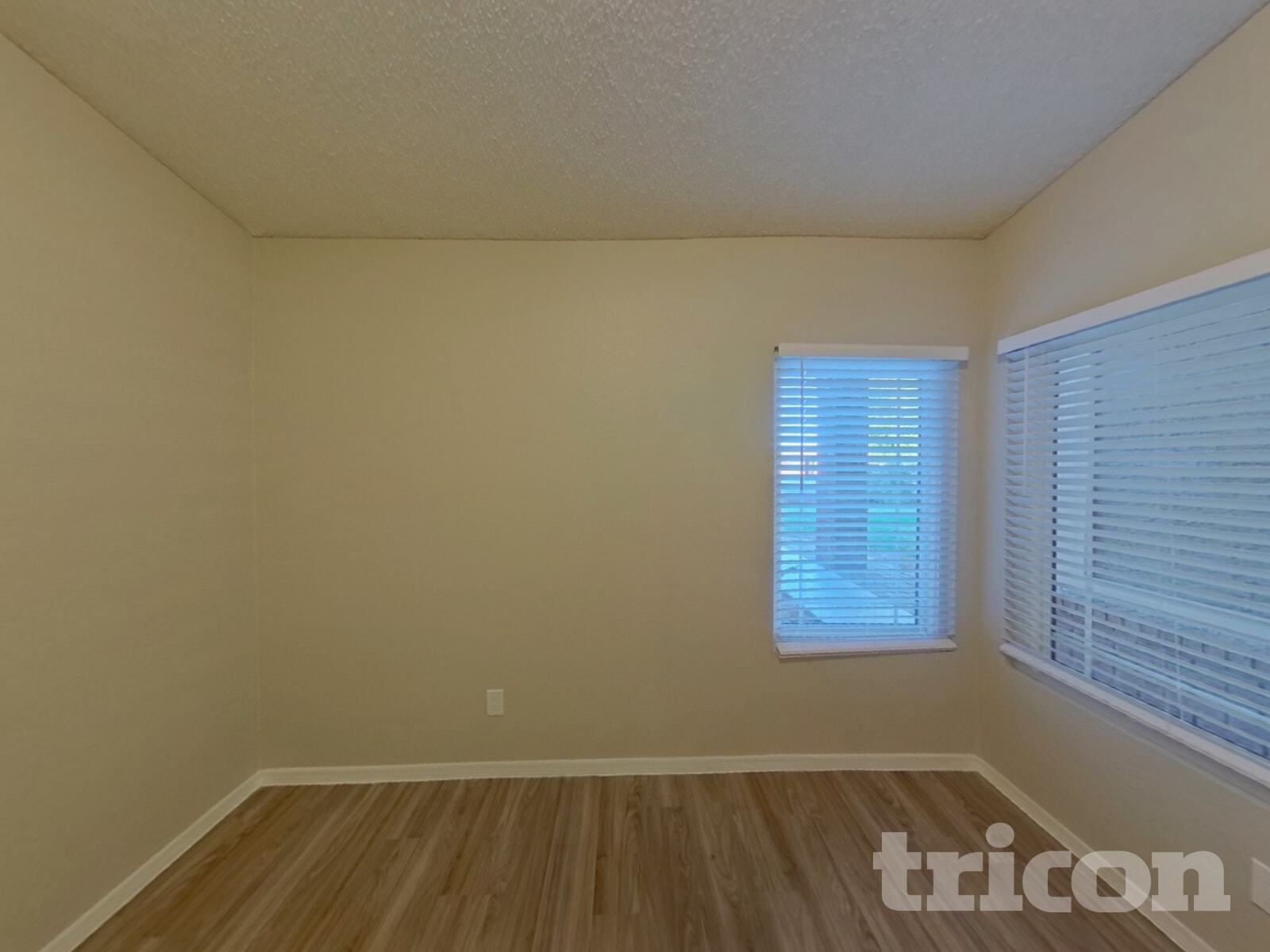 Building Photo - 413 E Merrill Ave