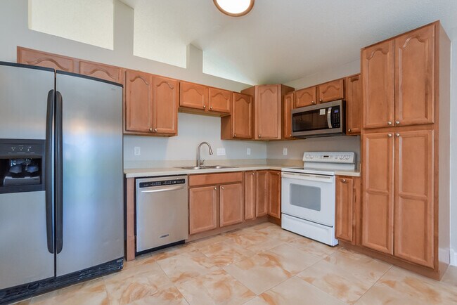 Building Photo - 2102 Shannon Lakes Blvd