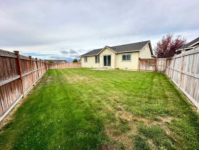Building Photo - Charming 4-Bedroom Home with Large Fenced Yard and Modern Updates in Ellensburg