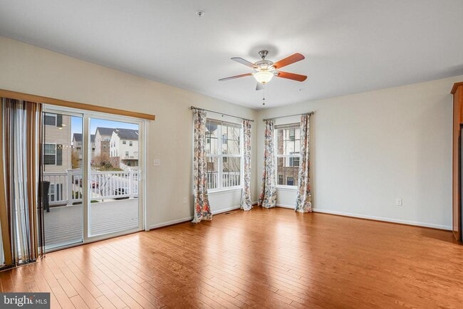 Building Photo - 5918 Jefferson Commons Way