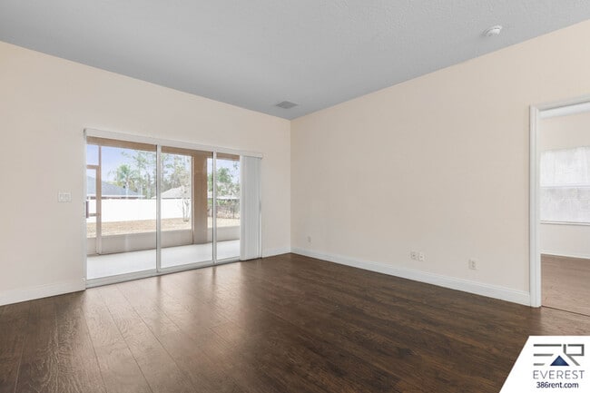 Building Photo - 7 Robin Pl