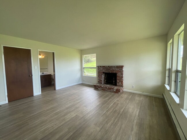 Building Photo - 1138 square feet Private Two bedroom, two bath upgraded home on 4 acres, 1 car garage, chicken co...