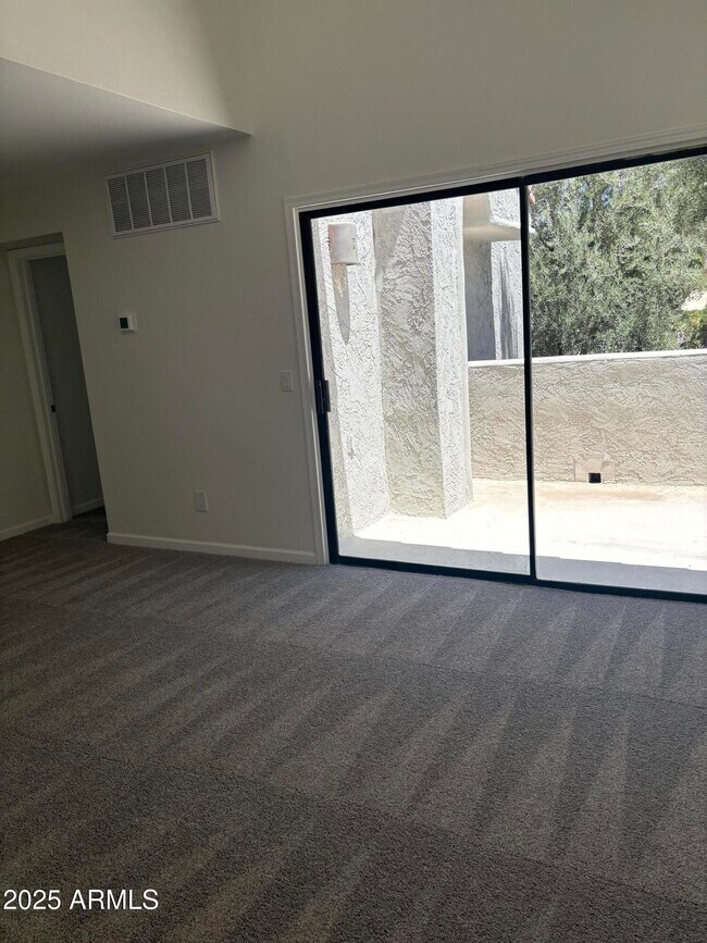 Building Photo - 10055 E Mountainview Lake Dr