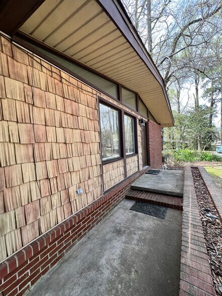 Building Photo - East Glenn Property