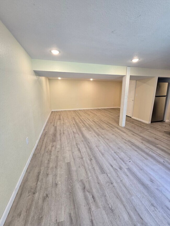 Building Photo - 1504 June Ln