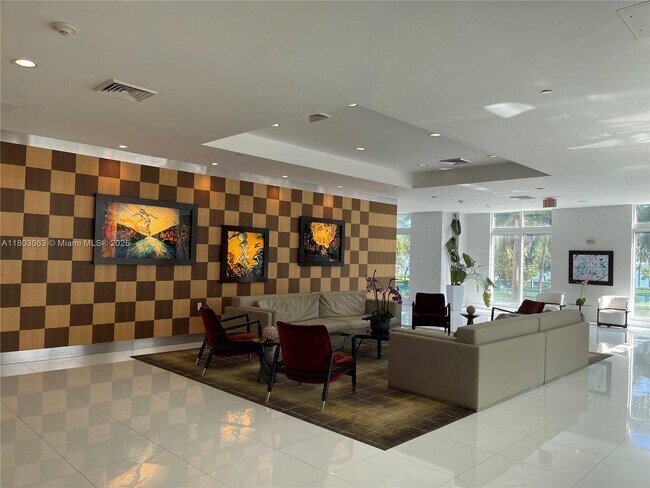 Building Photo - 1800 N Bayshore Dr