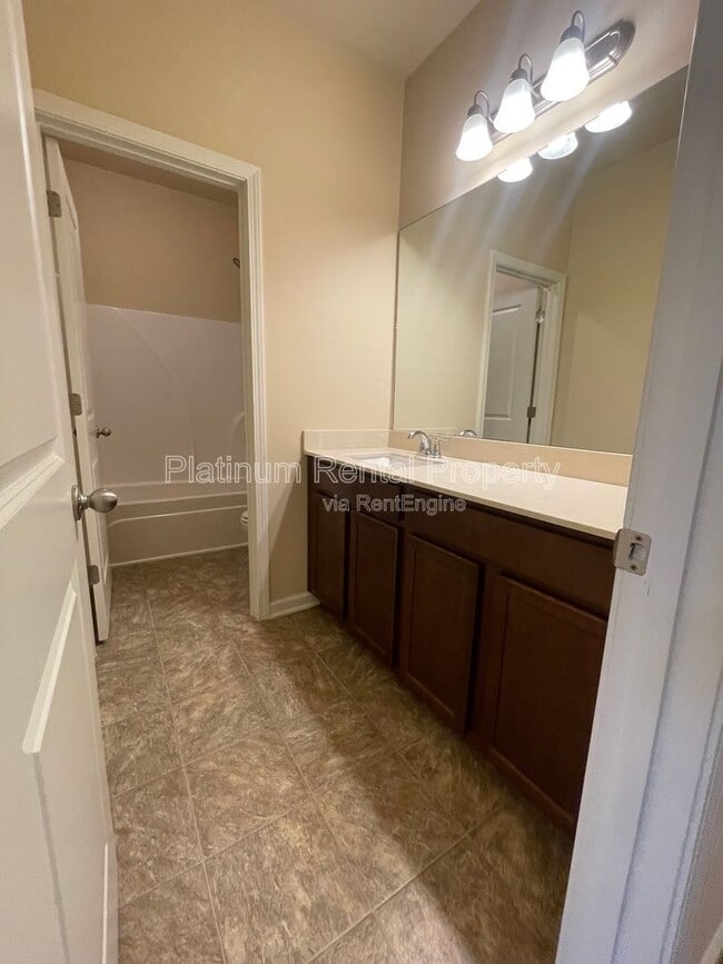 Building Photo - 5755 Rialto Way