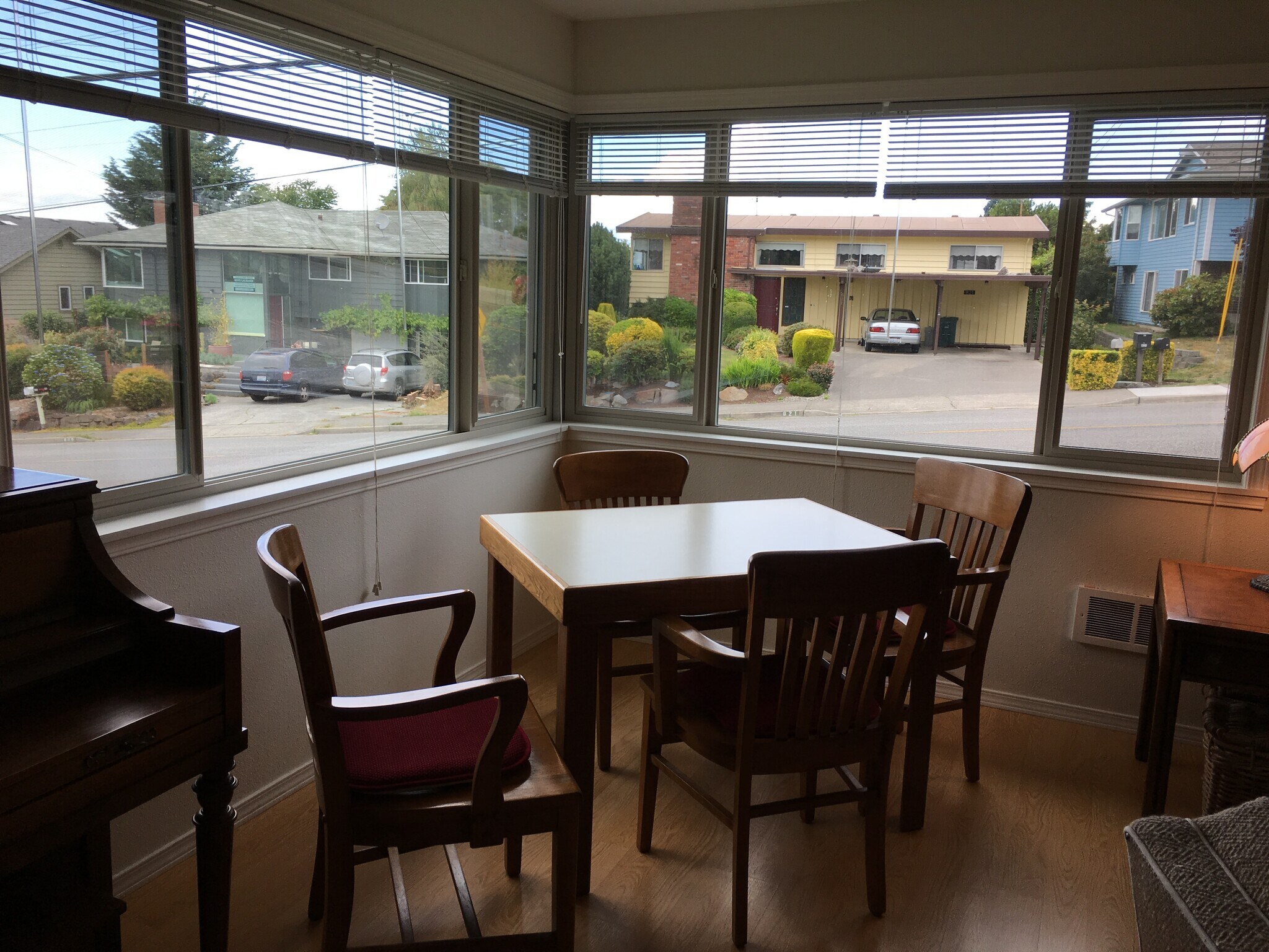 Dining Area - 820 Walnut St