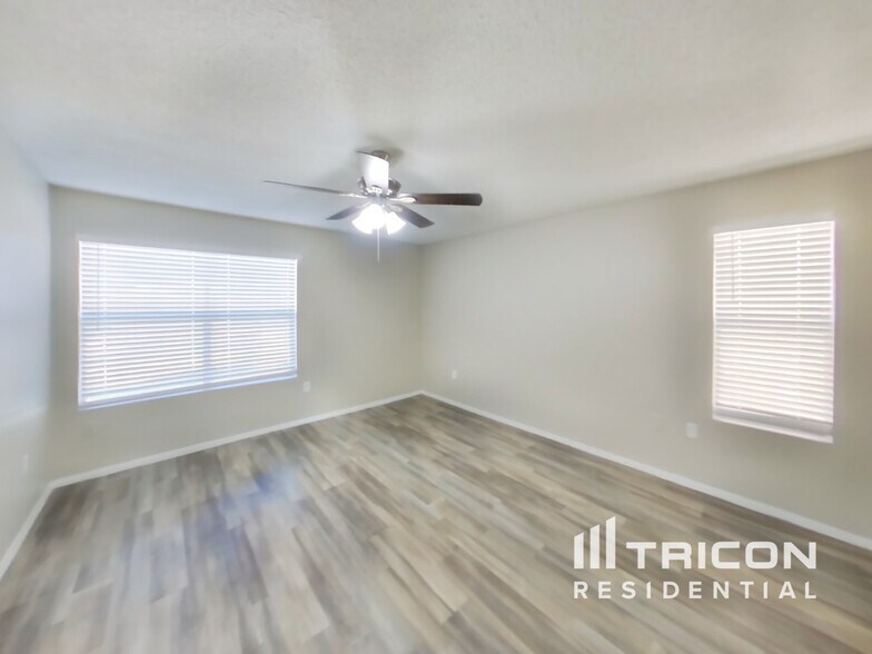 Building Photo - 6842 N 78th Ave