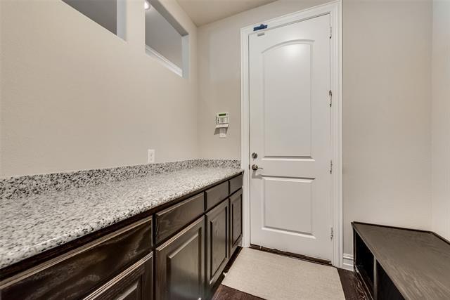 Building Photo - 2818 Balmoral Dr