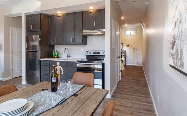 Building Photo - 56 Linden Ave