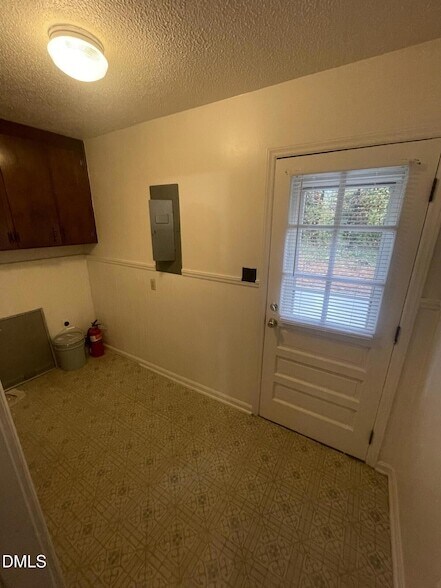 Building Photo - 7761 Brookdale Dr